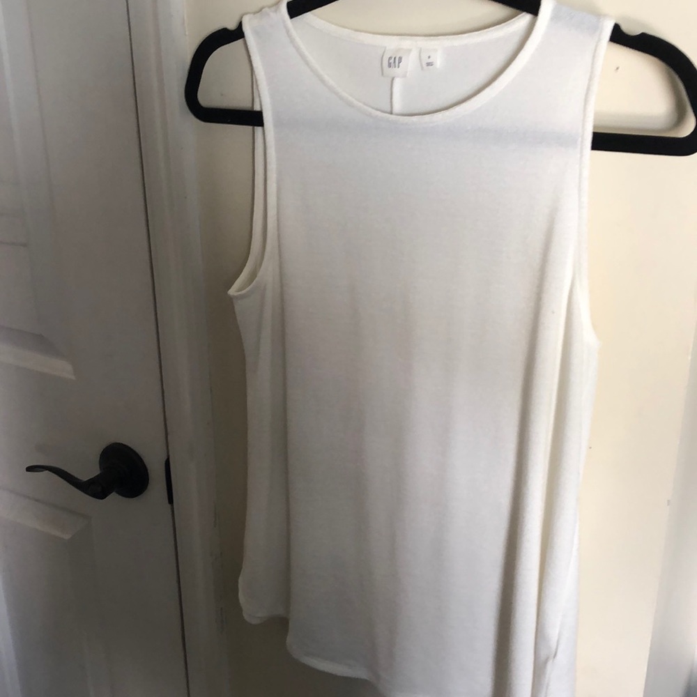 Gap sleeveless sweater